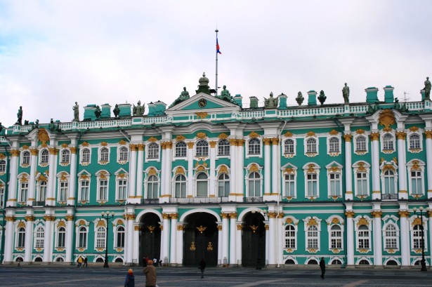 winter-palace-in-st-petersburg